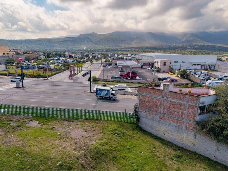 Corner Lot Opportunity — 12 photos