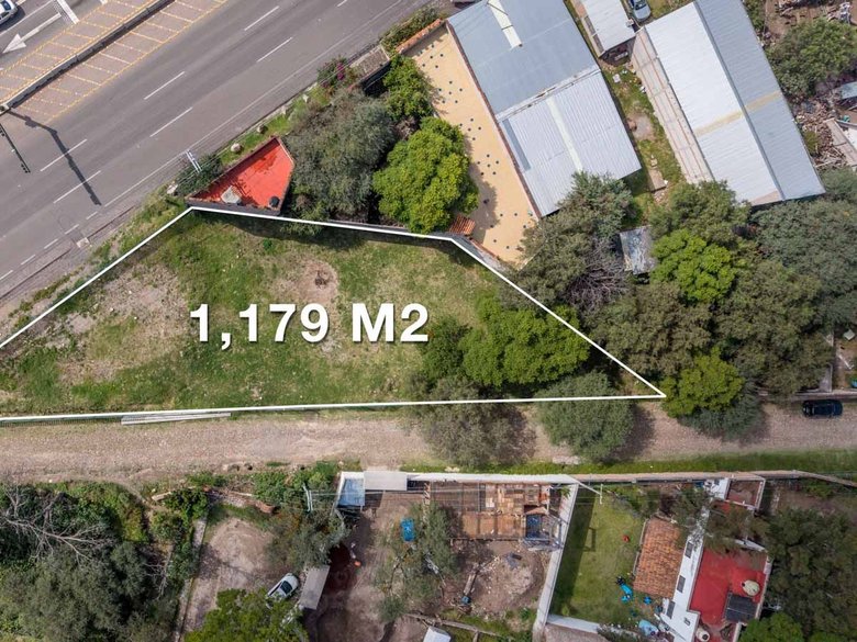Corner Lot Opportunity — 7 photos