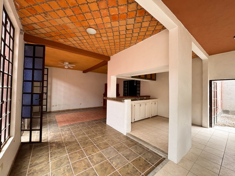 Casa Pedro Moreno — 4 photos