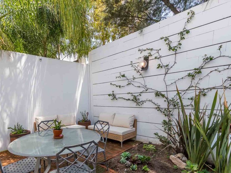Casa Blanca — 8 photos