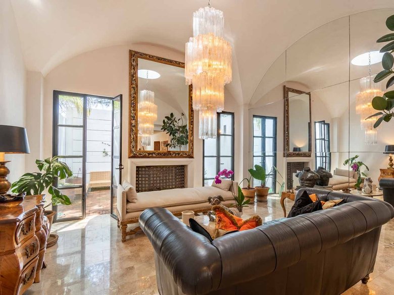 Casa Blanca — 6 photos