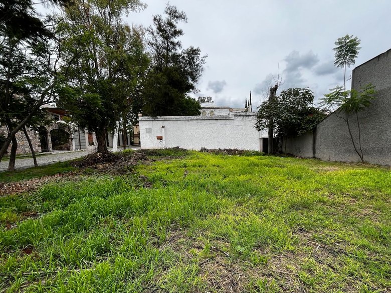 Los Frailes Corner View Lot — 3 photos