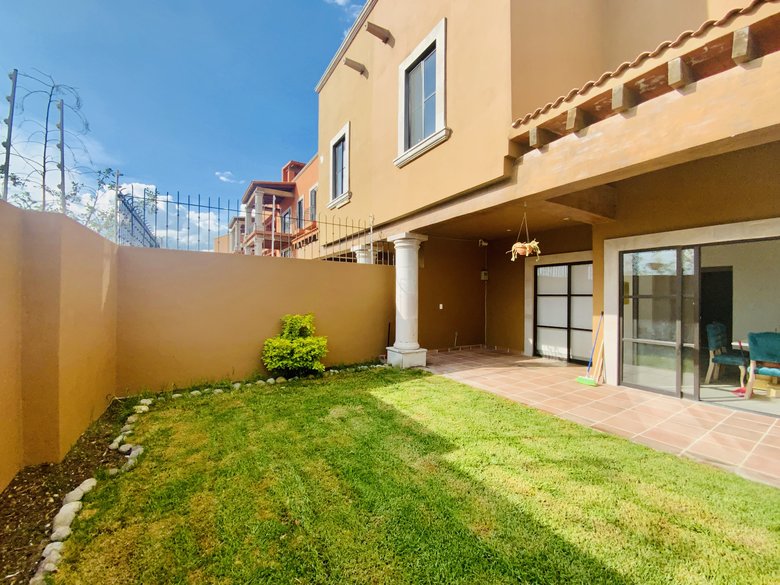 Casa amueblada de 4 recámaras con amenidades de Casa Club – El Milagro, SMA — 1 photos