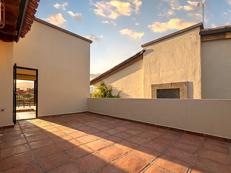 Casa Alfaro — 24 fotos
