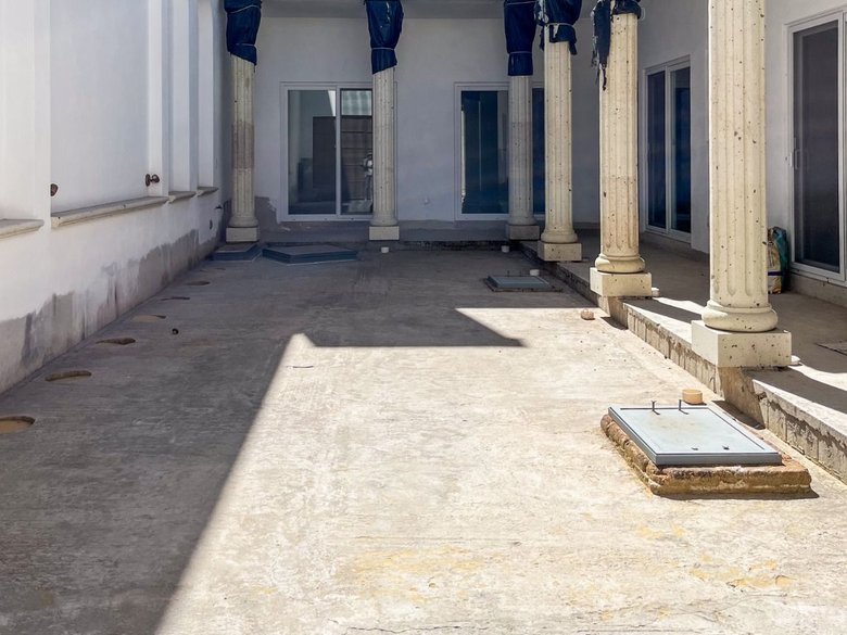 CASA BLANCA — 4 photos