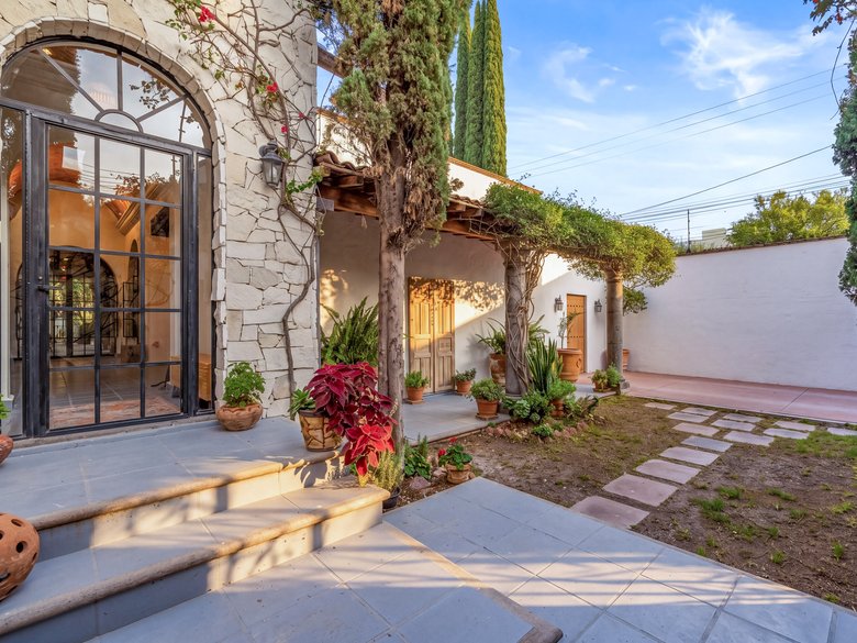 Casa CurVale — 2 photos