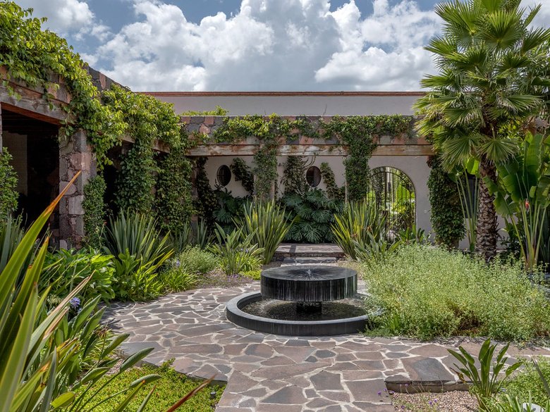 Hacienda Amor — 2 fotos