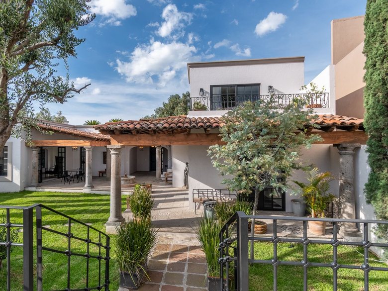Hacienda de los Campanarios — 15 photos