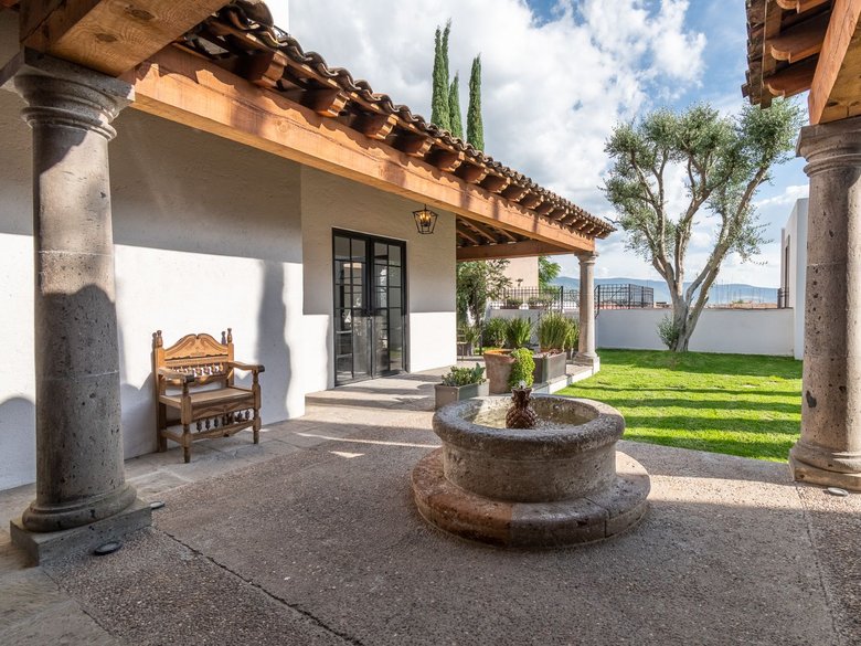 Hacienda de los Campanarios — 4 photos