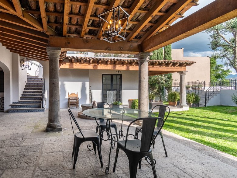 Hacienda de los Campanarios — 8 photos