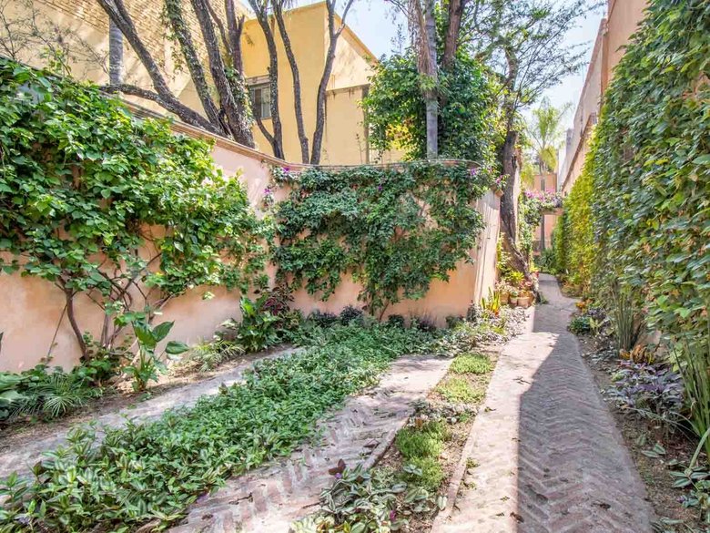 Secret Garden — 14 photos