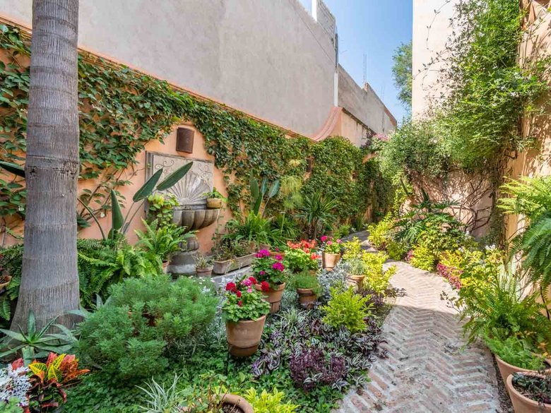 Secret Garden — 12 photos