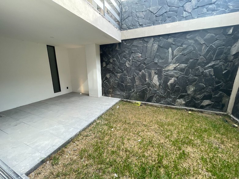 Luna Condominium 19A — 12 fotos