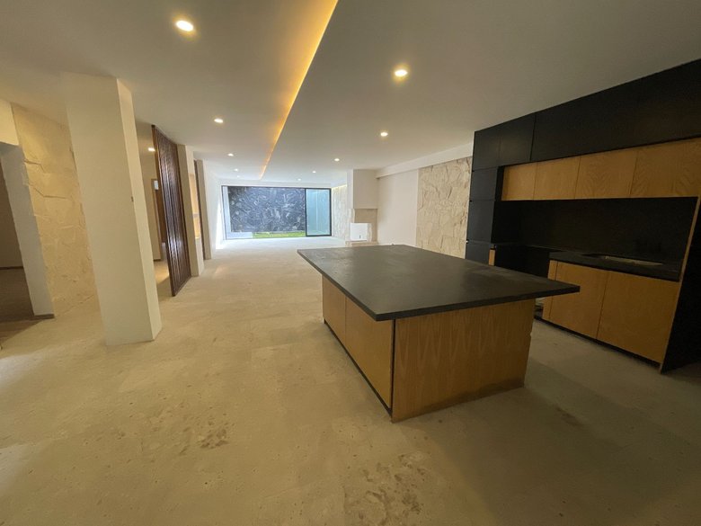 Luna Condominium 19A — 11 fotos