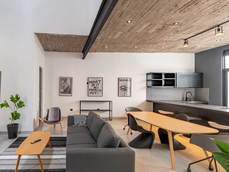 BLACK LOFT SAN ANTONIO AVAILABLE — 7 photos