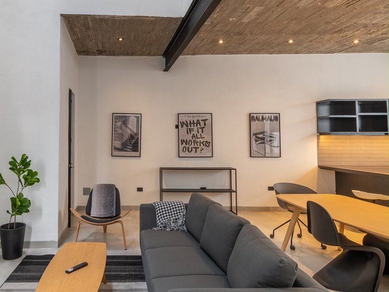 BLACK LOFT SAN ANTONIO AVAILABLE — 3 photos