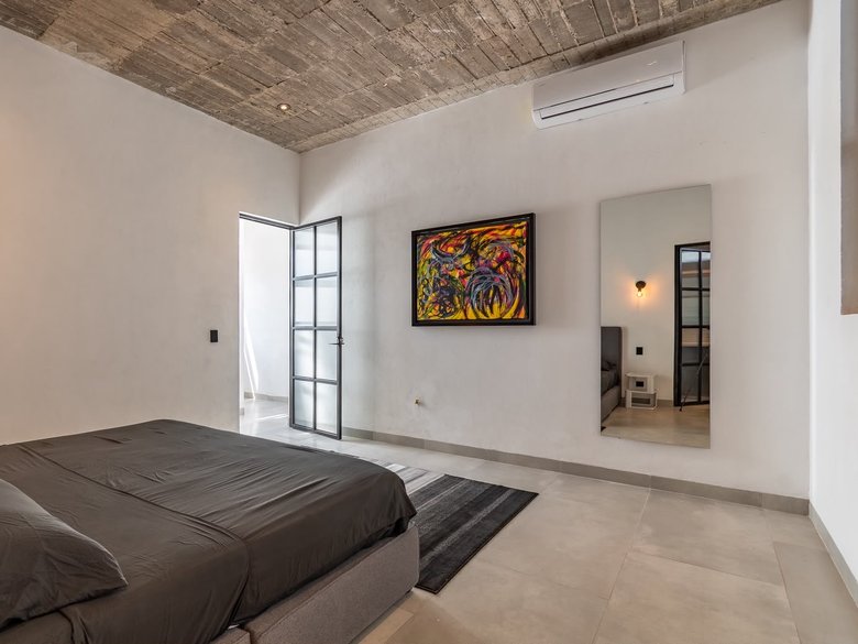BLACK LOFT SAN ANTONIO AVAILABLE — 8 photos