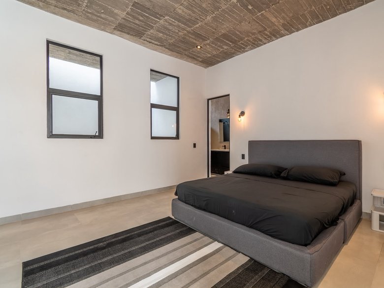 BLACK LOFT SAN ANTONIO AVAILABLE — 13 photos