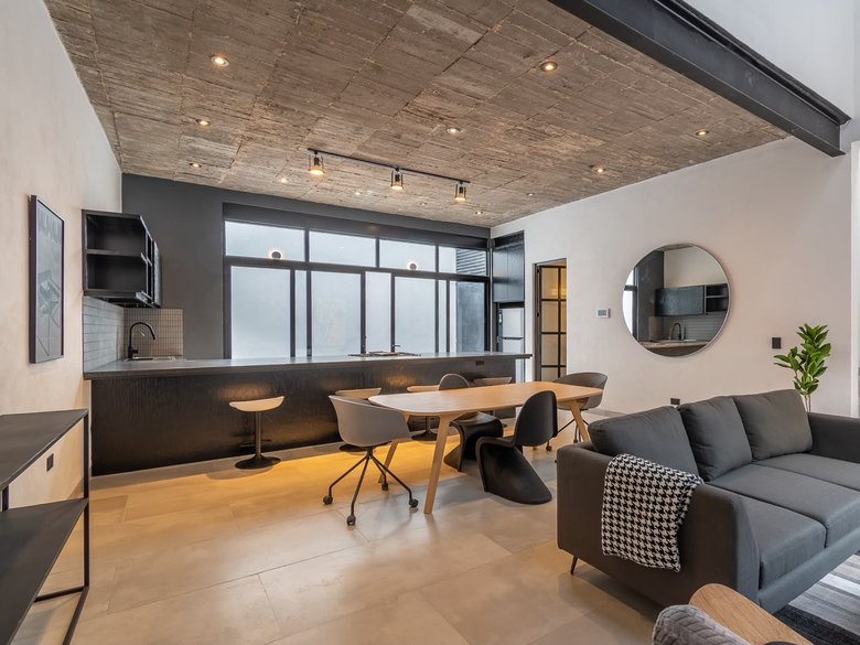BLACK LOFT SAN ANTONIO AVAILABLE — 10 photos