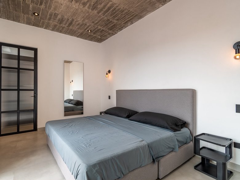 BLACK LOFT SAN ANTONIO AVAILABLE — 9 photos