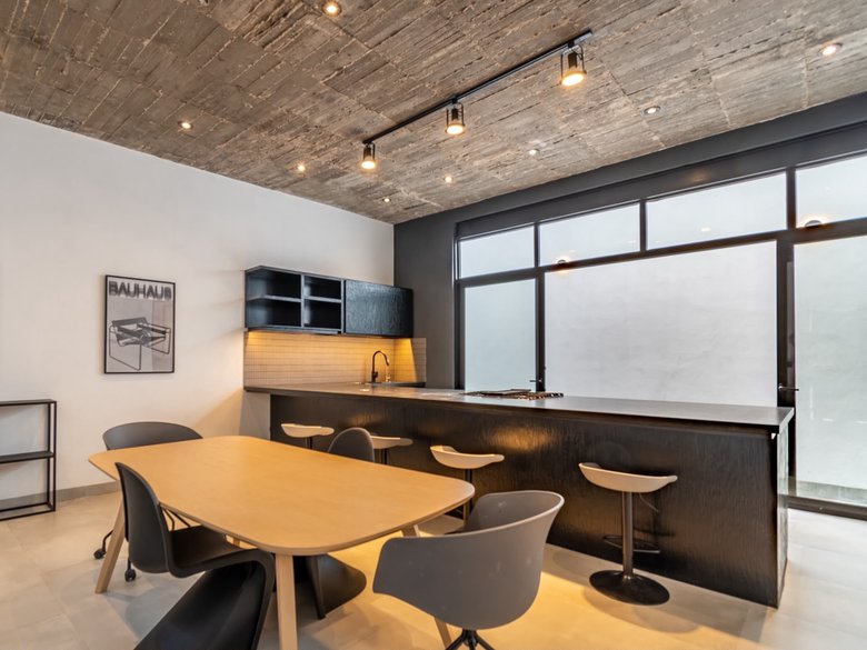 BLACK LOFT SAN ANTONIO AVAILABLE — 14 photos
