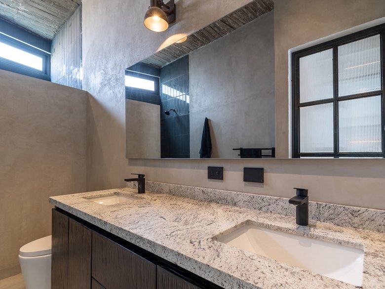 BLACK LOFT SAN ANTONIO AVAILABLE — 12 photos
