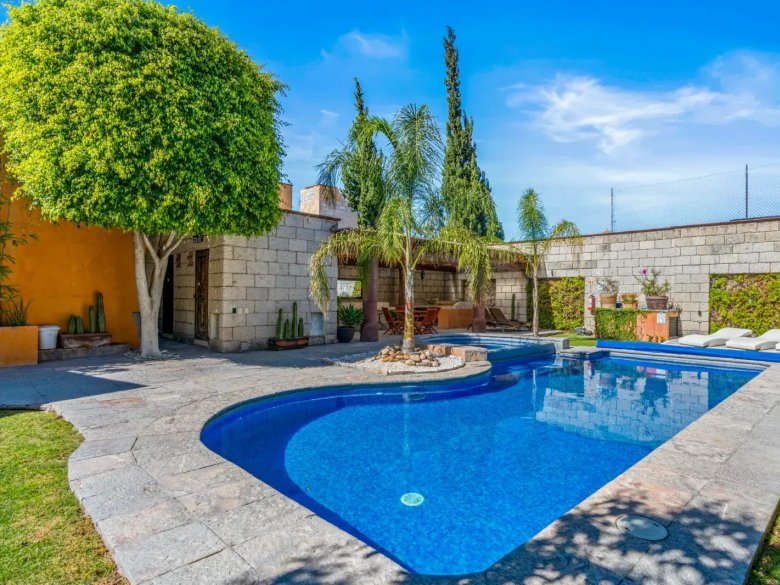 Casa Romana — 24 photos