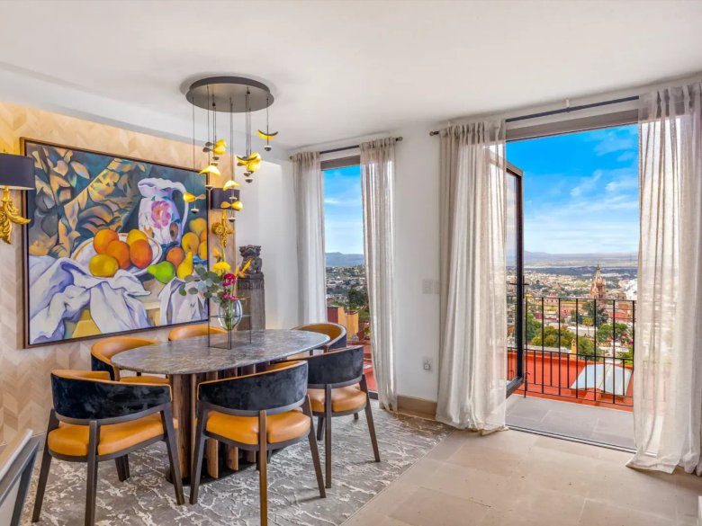 Casa Romana — 12 photos