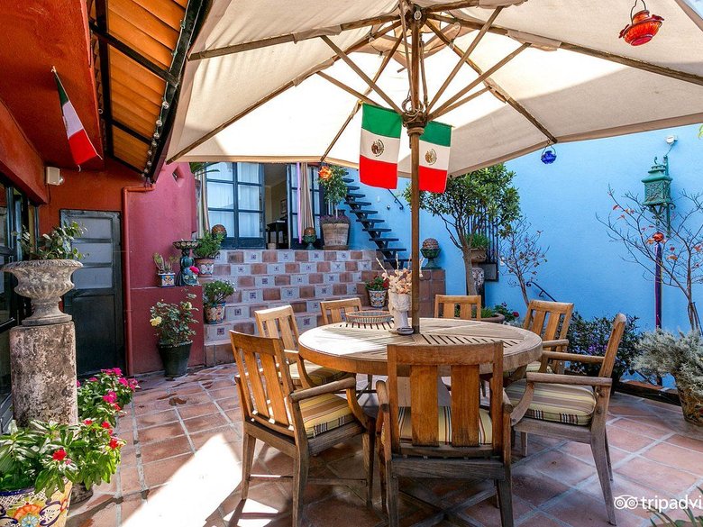 CASA CINCO PATIOS CENTRO — 8 photos