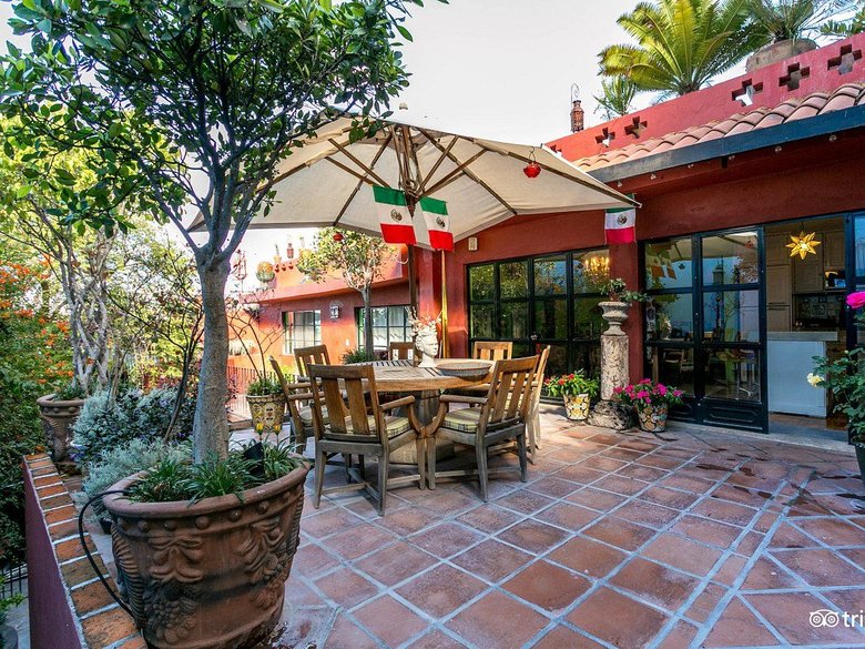 CASA CINCO PATIOS CENTRO — 9 photos