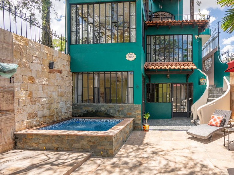 Casa de Tomas — 2 photos