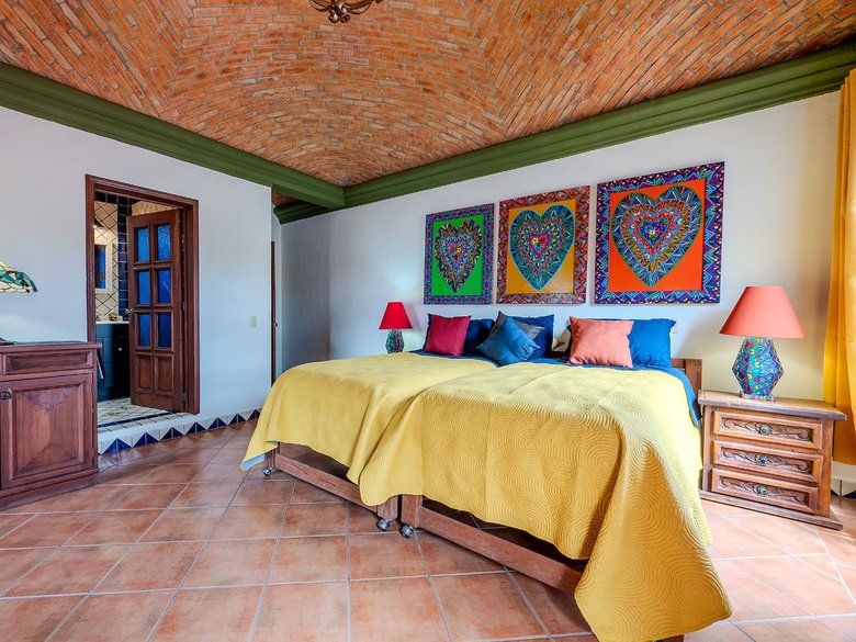 Casa Colorida — 18 photos