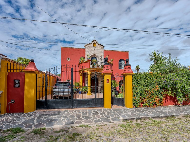 Casa Colorida — 2 photos