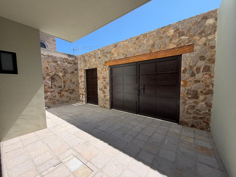 Casa Vicente Suarez — 3 photos
