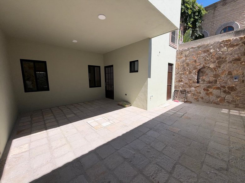 Casa Vicente Suarez — 2 photos