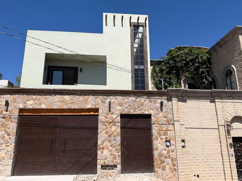Casa Vicente Suarez — 16 photos