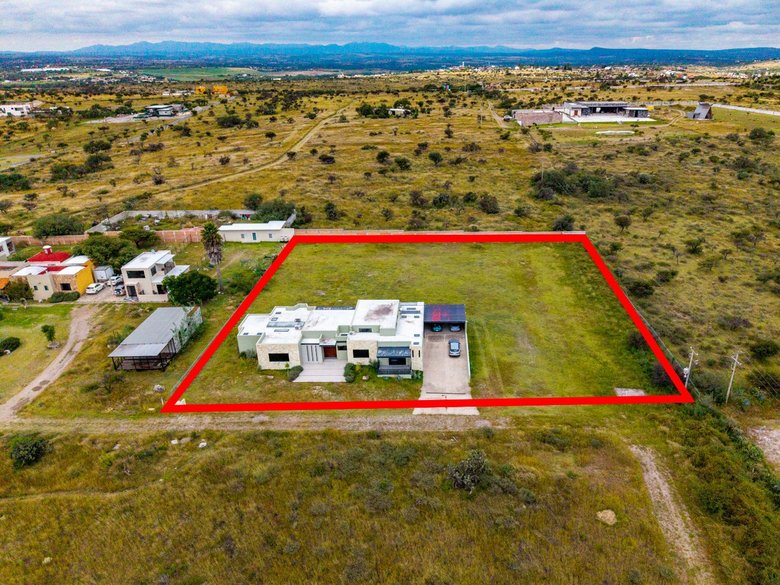 Casa Roxana - El Vergel de Los Laureles SMA — 26 photos
