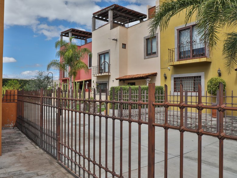 Encantadora Casa en El Capricho — 45 fotos