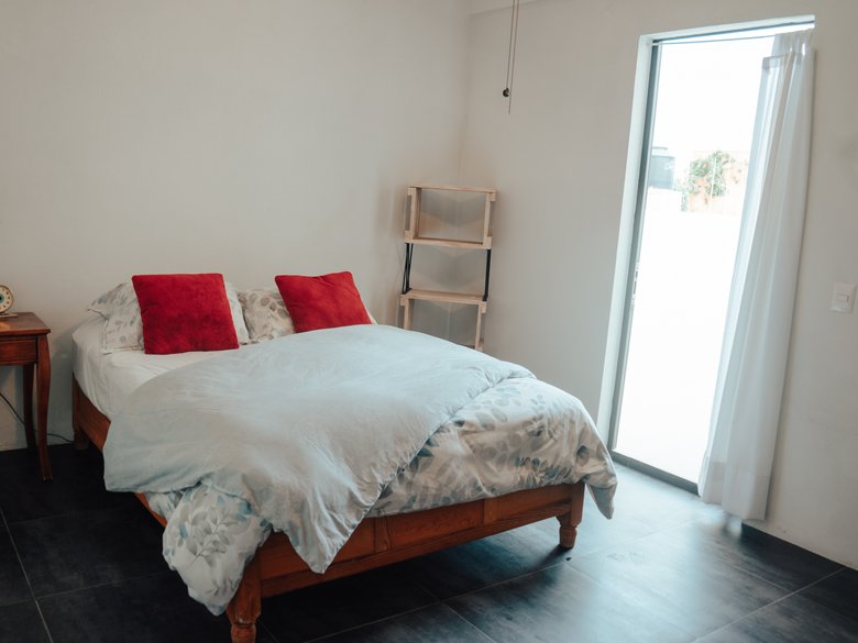 Light-filled 2 BR Contemporary Apt., Fully Furnished, 10 min Flat Walk to Centro — 11 photos